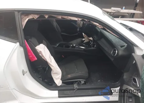 2021 Chevrolet Camaro Rwd 1Ls z USA, uszkodzony, nr VIN 1G1FB1RX9M0117813